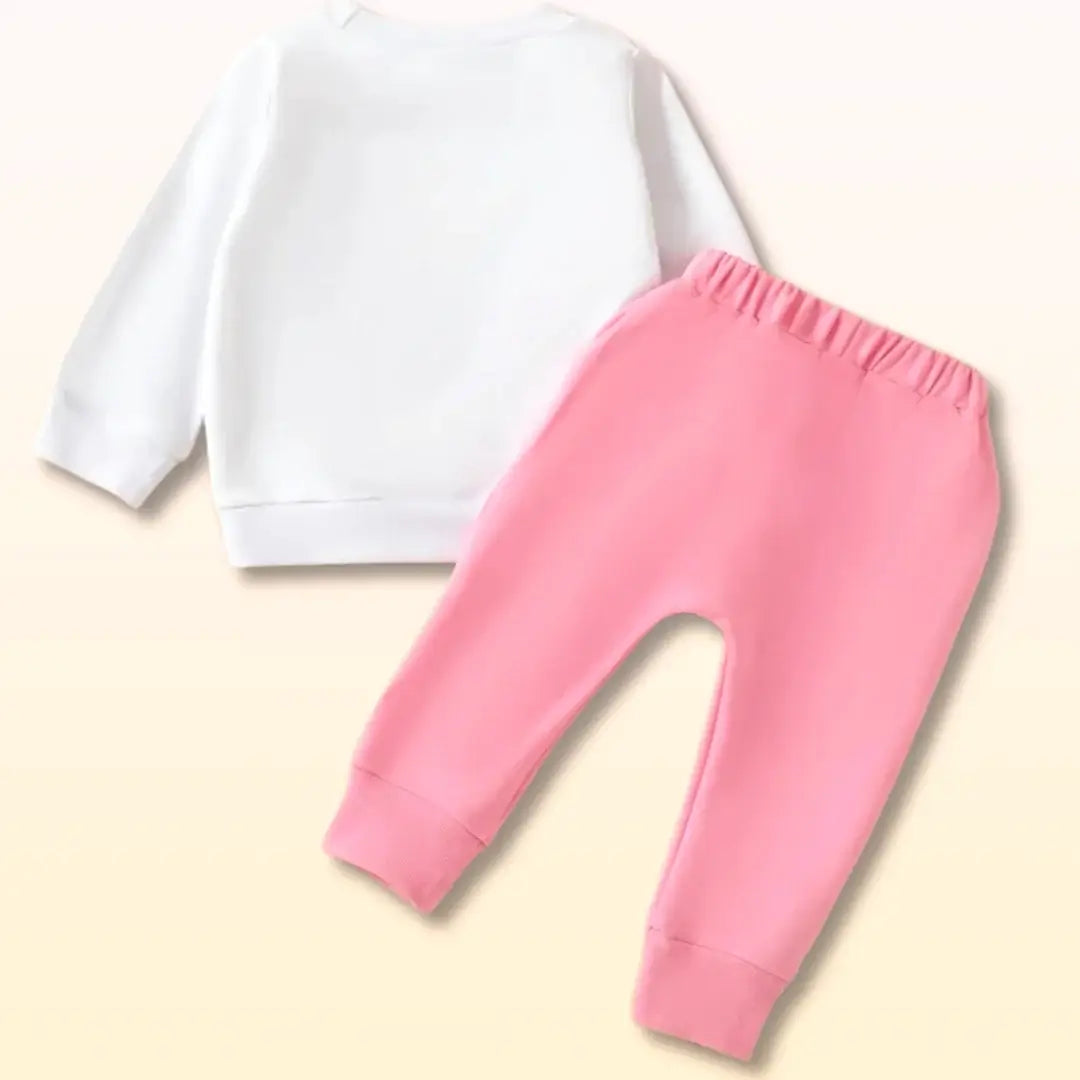 Cute Daddy's Girl white sweatshirt and pink trousers set for toddlers, perfect outfit for your little fashionista aged 0-3T.